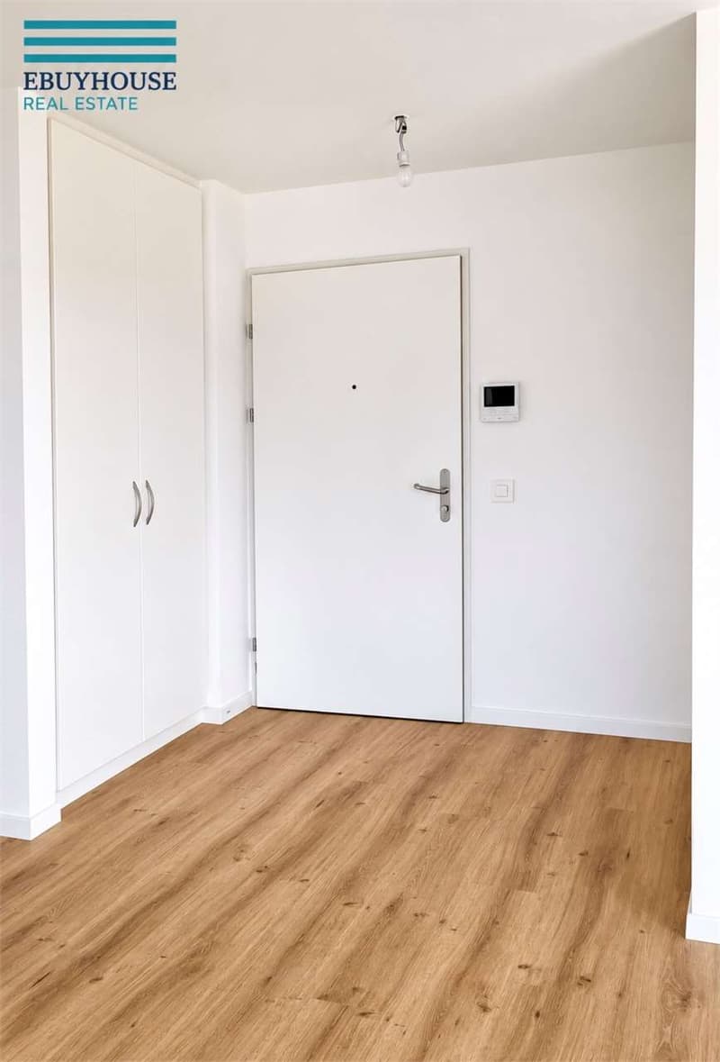 Appartamento elegante con ampia zona giorno e terrazza (7)