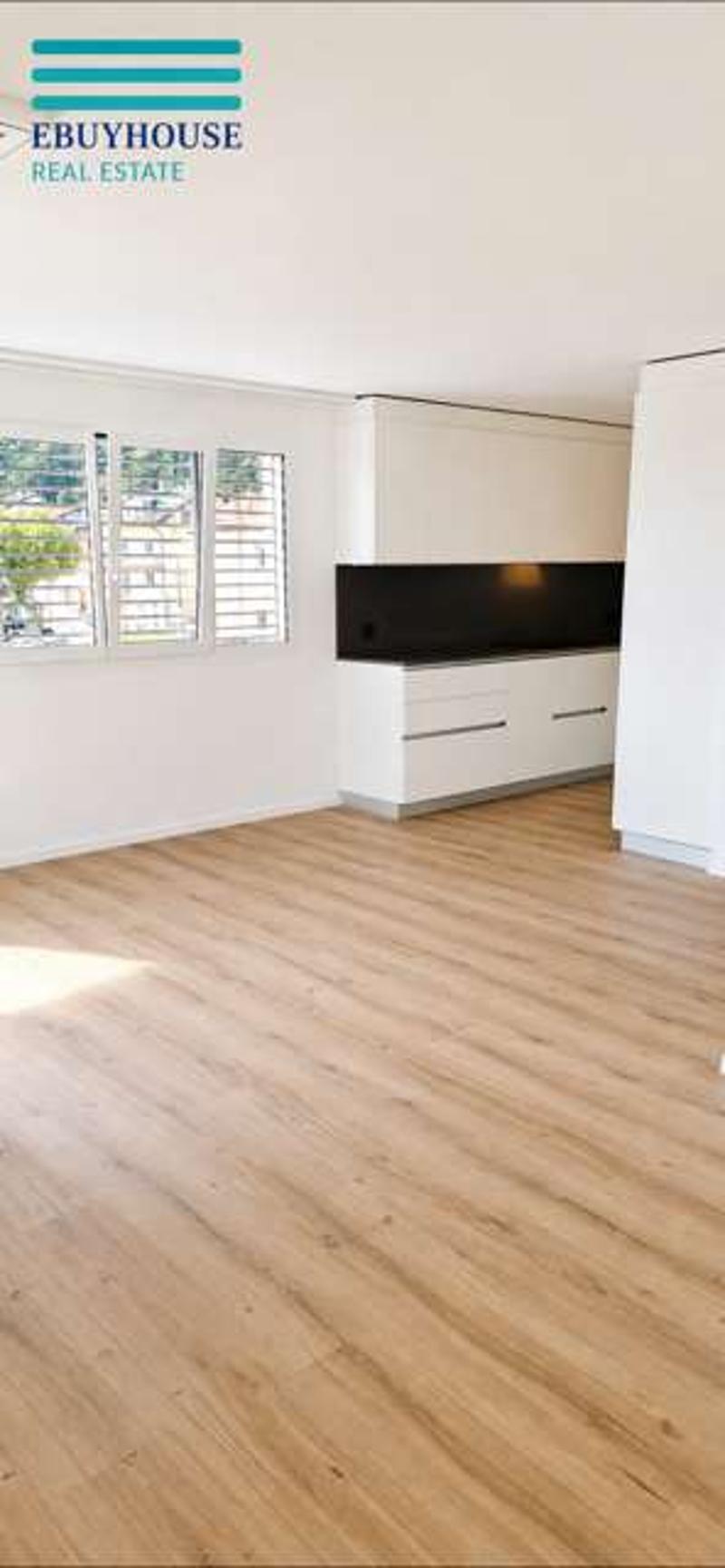 Appartamento elegante con ampia zona giorno e terrazza (12)