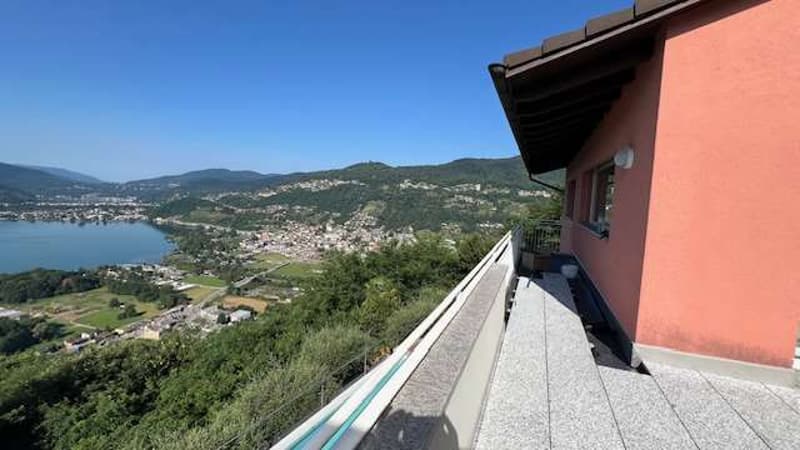 Lugano Muzzano Villa con vista lago mozzafiato piscina e bella terrazz (7)