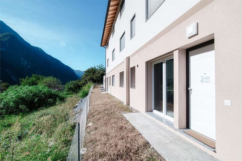 Nuovo appartamento con giardino e splendida vista sulle montagne (3)