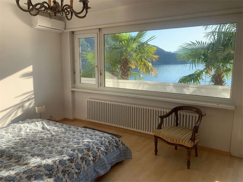 Esclusiva villa a Bissone pieds dans l'eau (12)