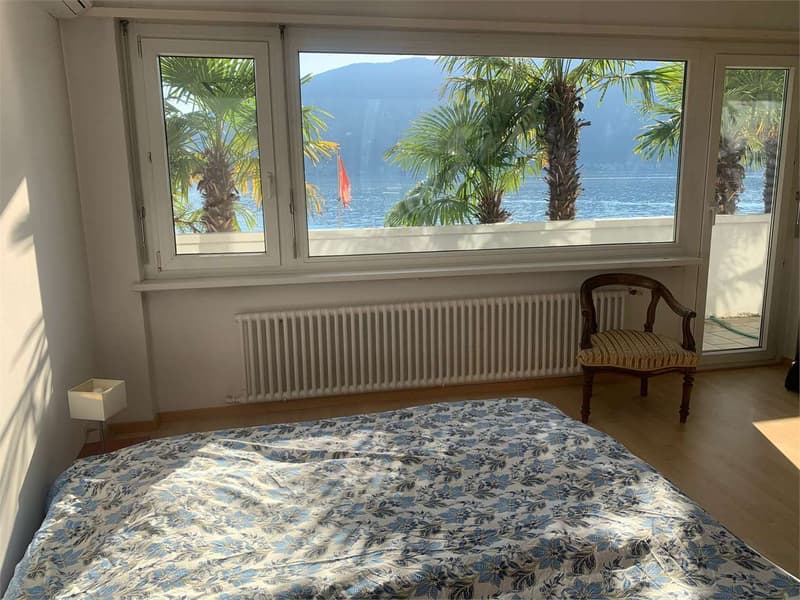 Esclusiva villa a Bissone pieds dans l'eau (7)