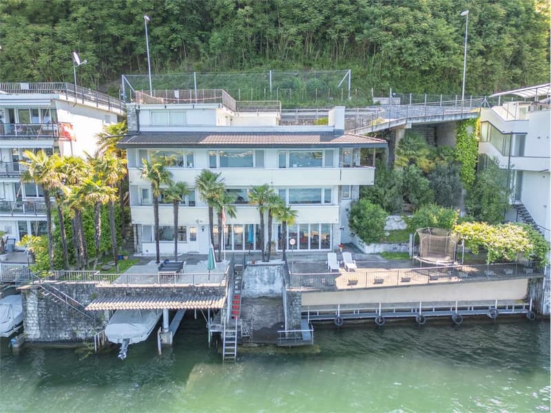 Esclusiva villa a Bissone pieds dans l'eau (2)