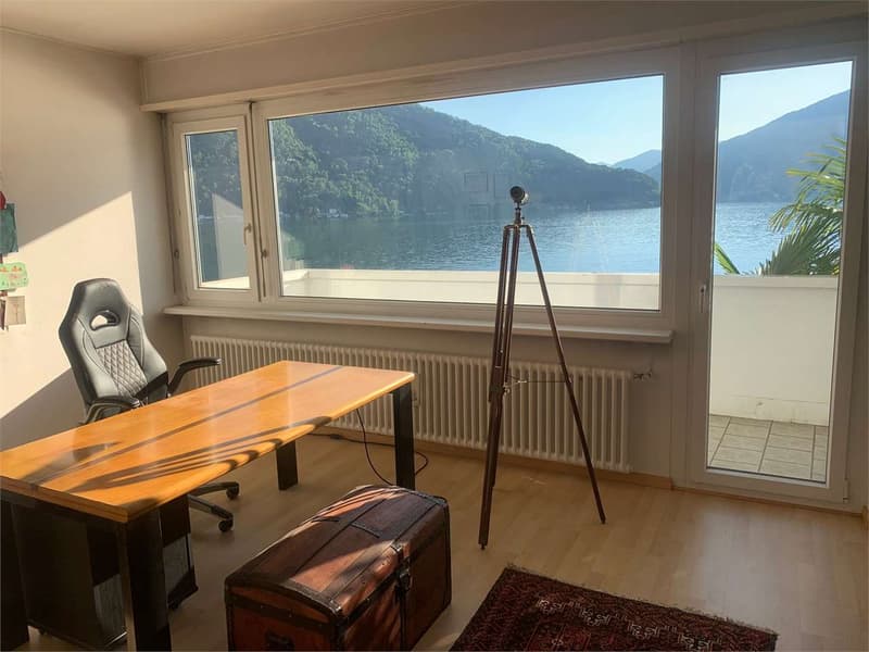 Esclusiva villa a Bissone pieds dans l'eau (9)