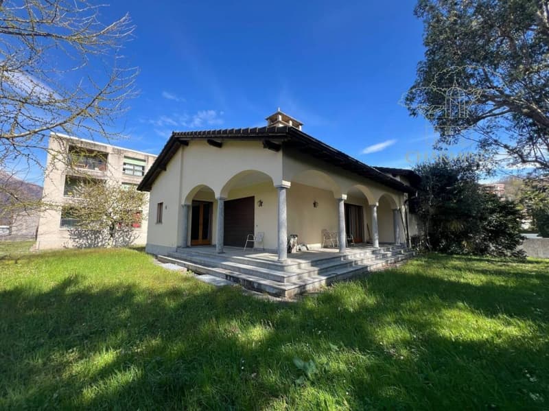 Villa con Ampio Terreno Edificabile nel Cuore di Ponte Capriasca (5)