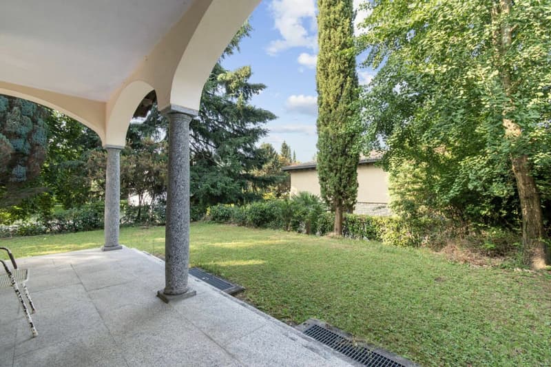 Villa indipendente con ampio parco privato di 627 m2 (16)