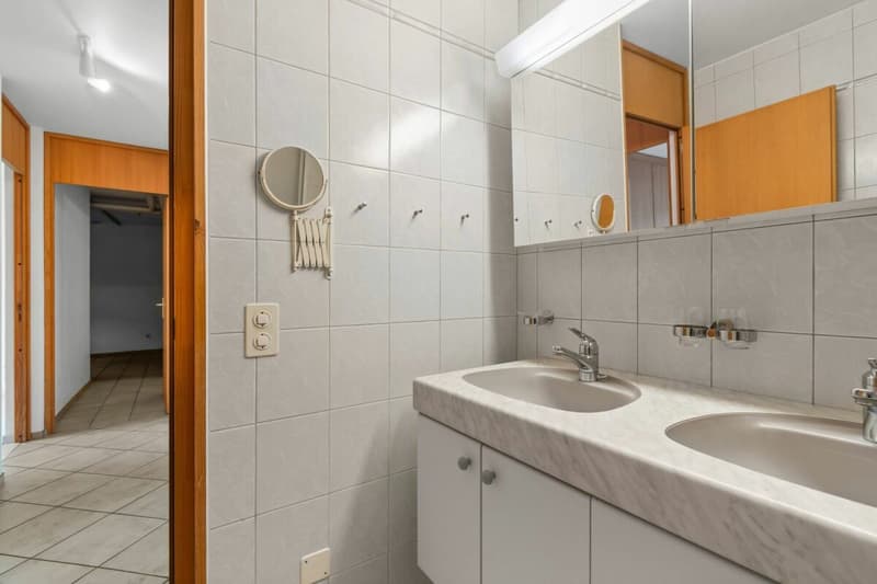 Zwischen Natur und Seesicht - charmantes Zuhause in Carona mit besonderem Extra (14)