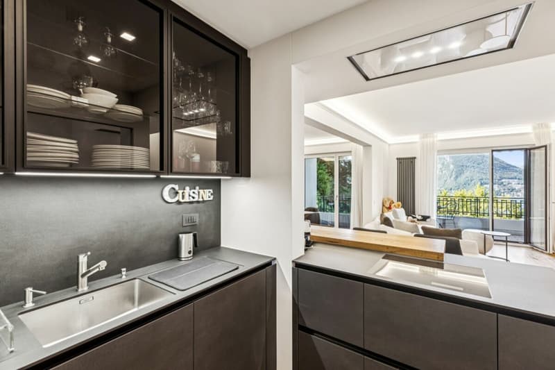Exklusive 7.5-Zimmer-Wohnung in Castagnola mit See- und Bergsicht (2)