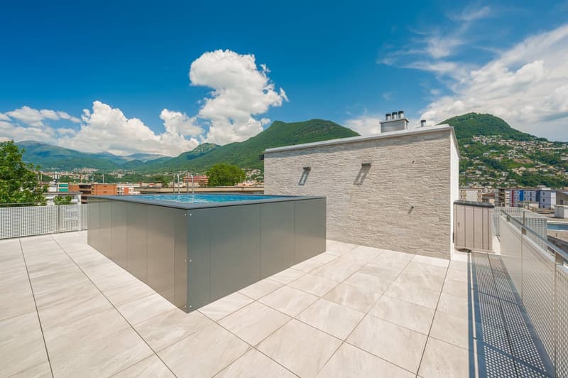 Lugano: attico con roof garden e piscina (2)