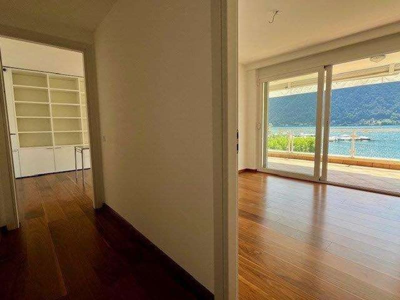 Villa au bord du lac avec accostage de bateau, maison de vacances (6)