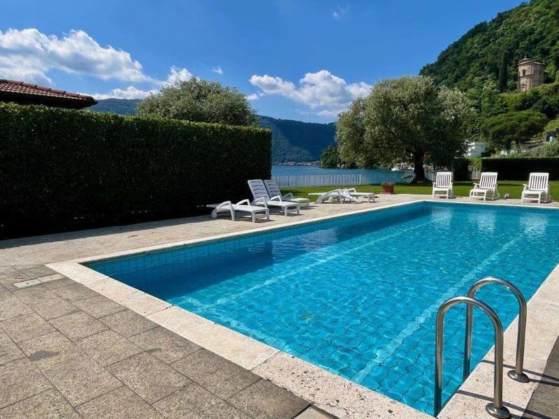 Villa au bord du lac avec accostage de bateau, maison de vacances (10)