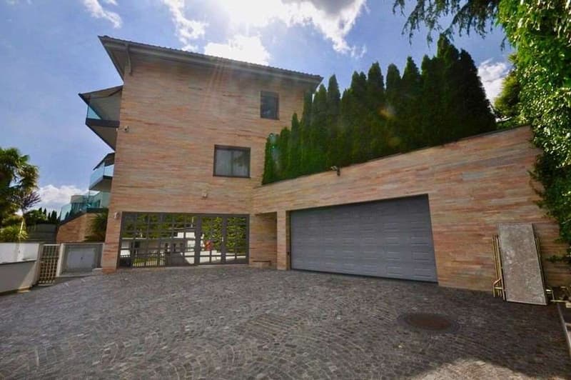 Exclusive Villa with Lake View for Rent in Comano (9)