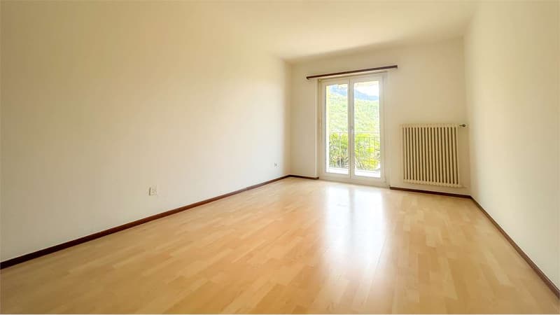 Appartement accueillant 3.5 pièces avec balcon et vue dégagée (6)