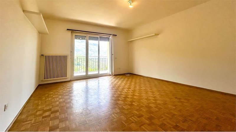 Appartement accueillant 3.5 pièces avec balcon et vue dégagée (3)