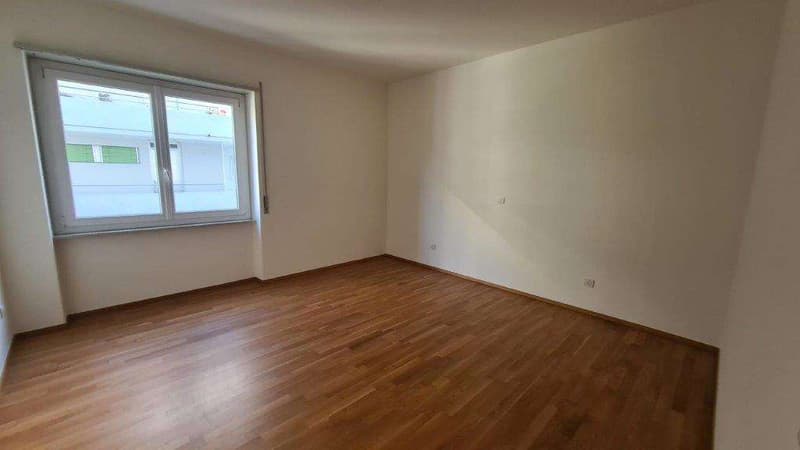 CHIASSO CENTRO: APPARTAMENTI RINNOVATI DA 2.5 A 4.5 LOC. (9)