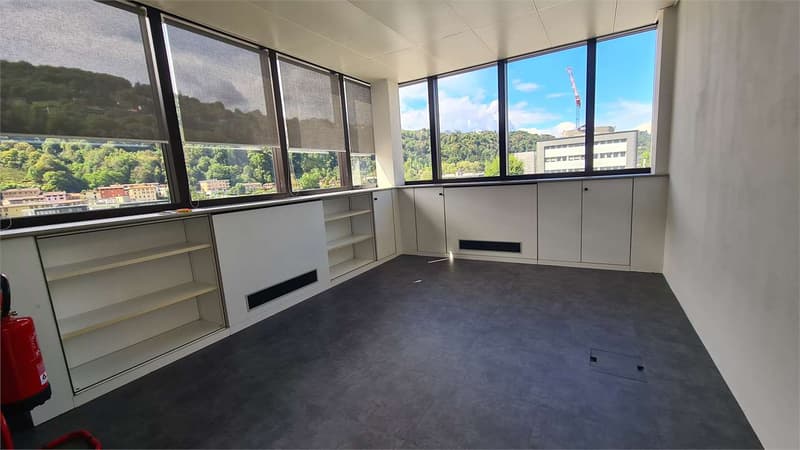 LUGANO: Prestigioso neues Büro in modernem Gebäude (9)