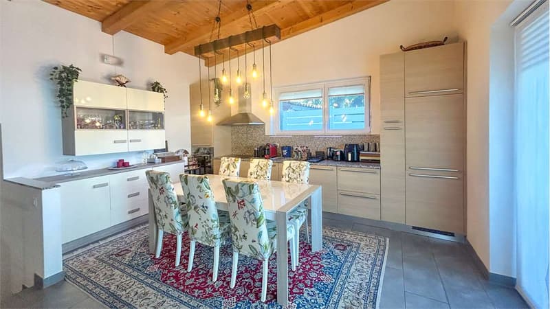 MAISONETTE DI VACANZA A DUE PASSI DAL LAGO (2)