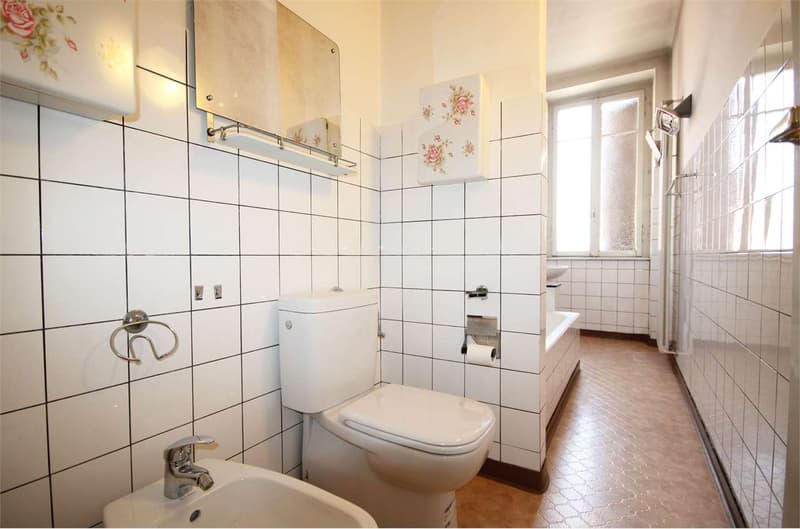 Chiasso: Period house with garden and two parking spaces in the city center (8)