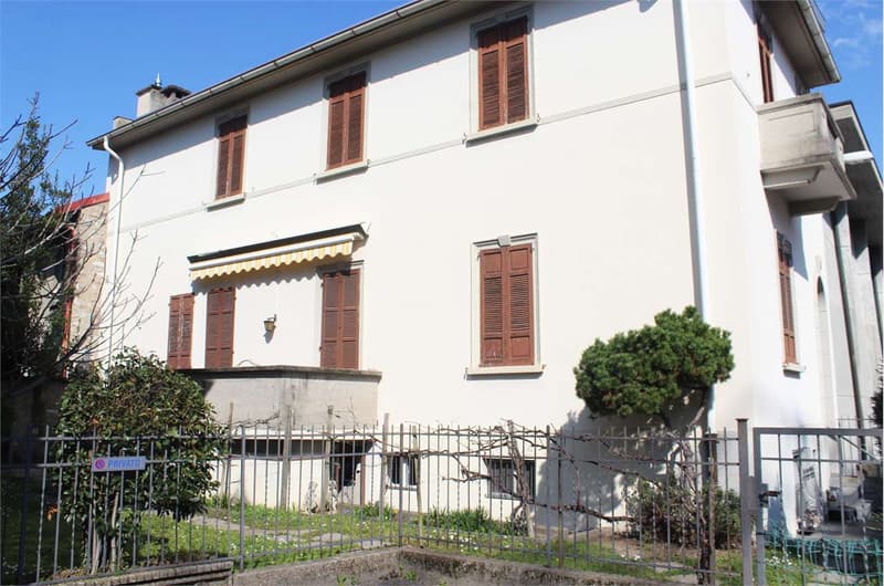 Chiasso: Period house with garden and two parking spaces in the city center (11)