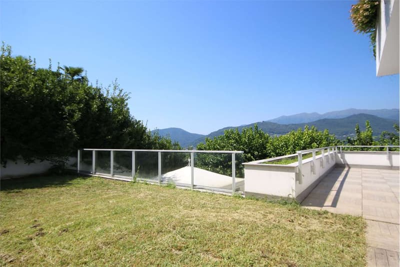 Prestigioso appartamento di 5,5 locali con giardino (11)