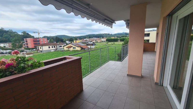 STABIO: GRANDE APPARTEMENT 4.5 PIÈCES PANORAMIQUE AVEC JARDIN (4)