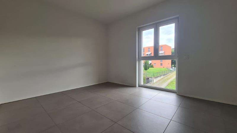 STABIO: GRANDE APPARTEMENT 4.5 PIÈCES PANORAMIQUE AVEC JARDIN (8)
