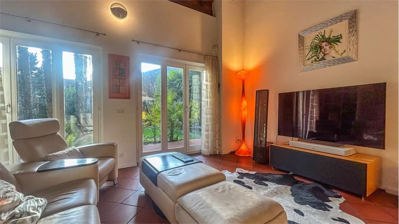 ELEGANTE VILLA  CON GIARDINO IN ZONA STRATEGICA (7)