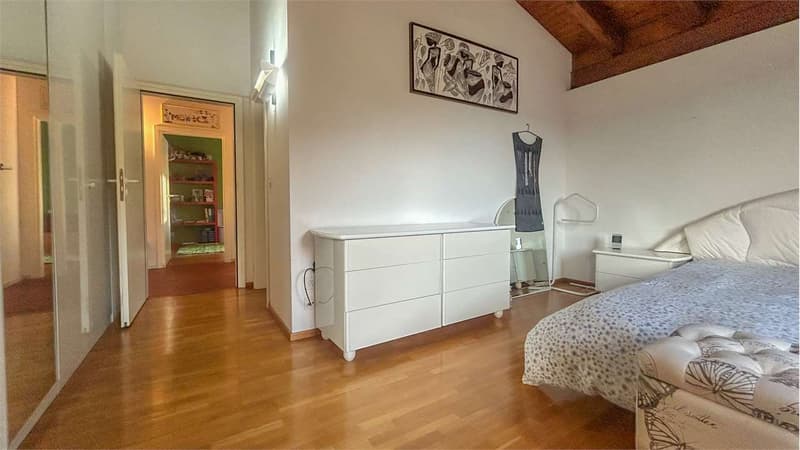 ELEGANTE VILLA  CON GIARDINO IN ZONA STRATEGICA (9)