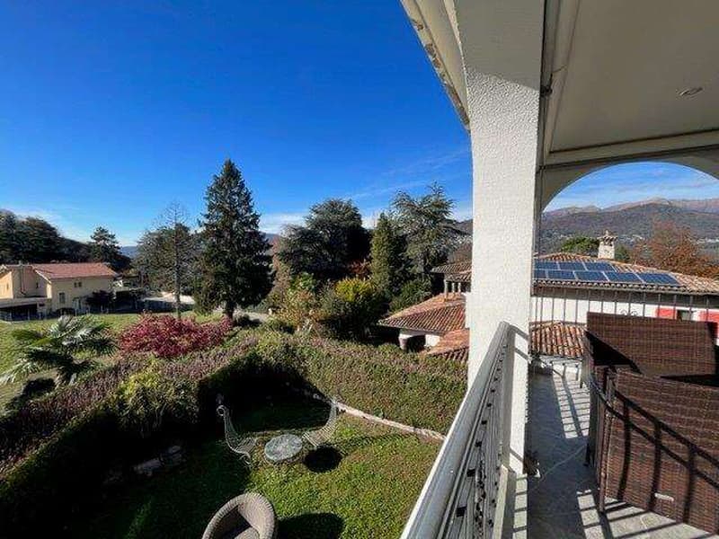 COLLINA D'ORO: ELEGANTE 3,5 LOC. IN VILLA CON PISCINA (10)
