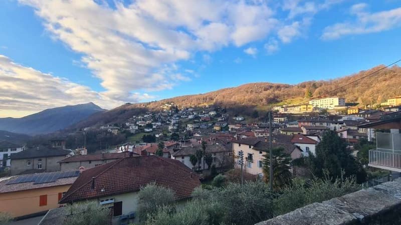 AROGNO: GROßES PANORAMAHaus IM ORTSKERN (1)