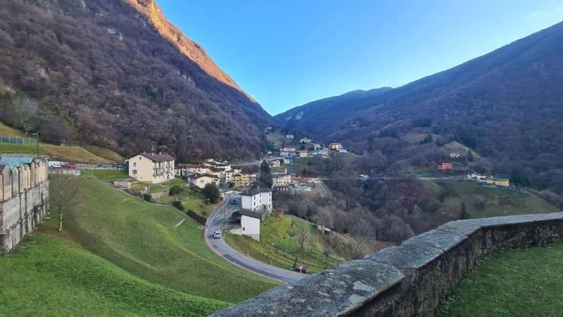AROGNO: GROßES PANORAMAHaus IM ORTSKERN (2)