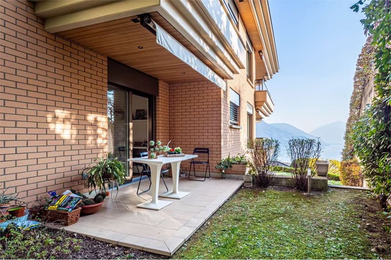 LUGANO - SPLENDID 4.5-ROOM APARTMENT WITH LAKE VIEW (9)