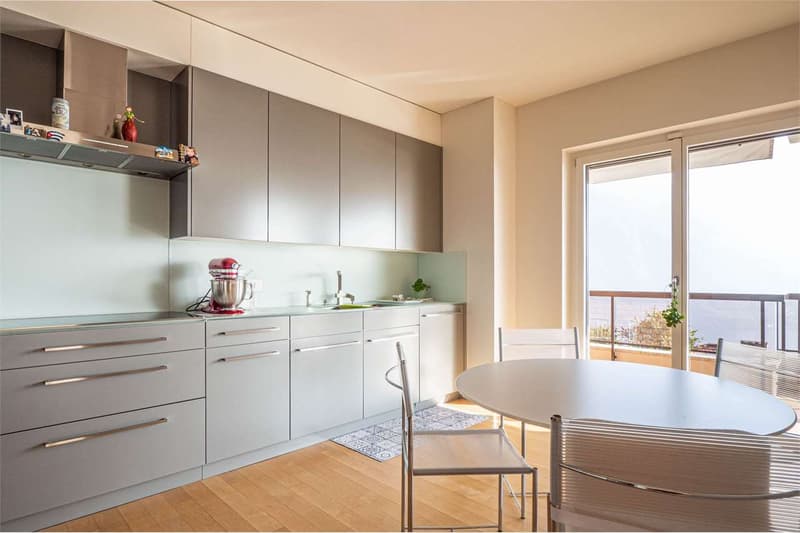 LUGANO - SPLENDID 4.5-ROOM APARTMENT WITH LAKE VIEW (5)