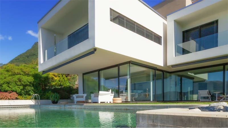 Lugano: moderne Villen mit Pool und Seeblick (1)
