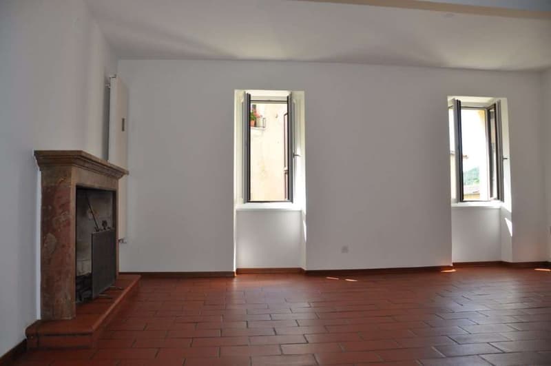 NEGGIO: AMPIO E SUGGESTIVO DUPLEX 3.5 loc. (4)