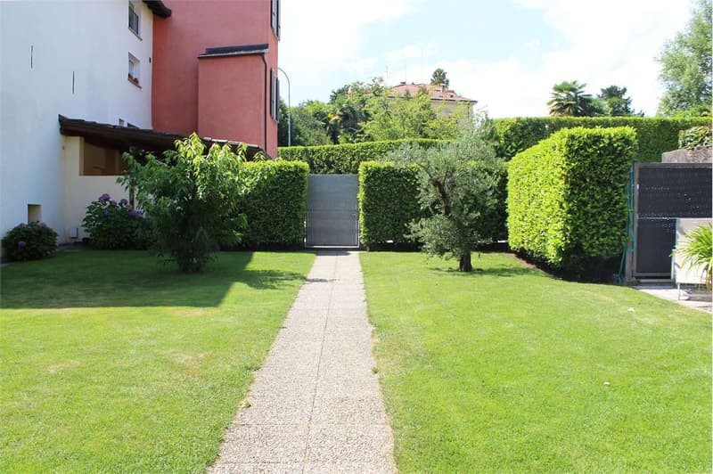 Vaste maison mitoyenne avec jardin (11)