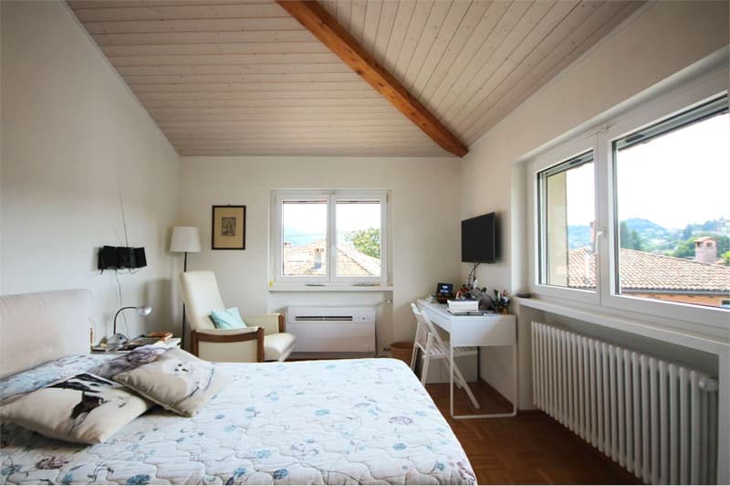 Vaste maison mitoyenne avec jardin (8)