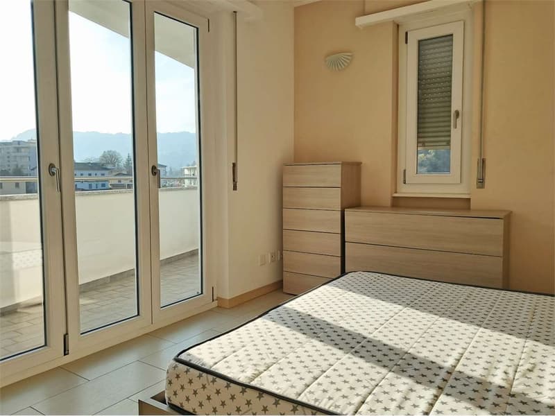 Paradise: renovated attic with open view (6)