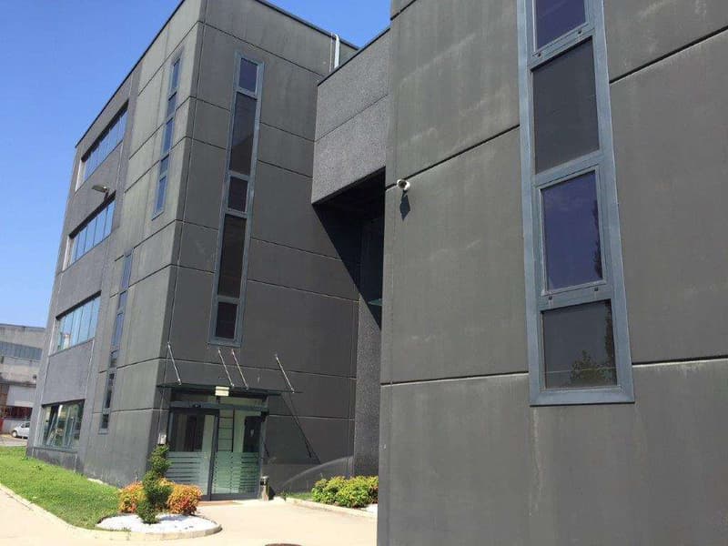 STABIO: MODERNE BÜROS VERSCHIEDENE GRÖSSEN mit Parkplätzen (2)