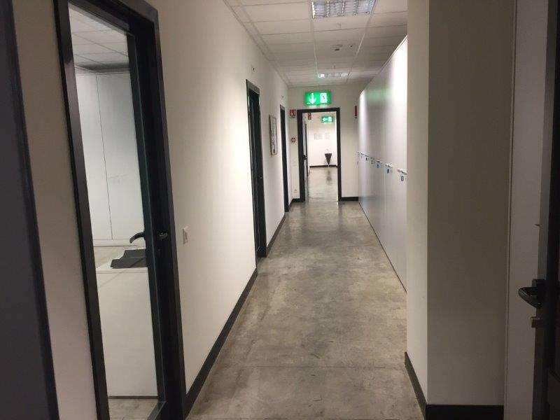 STABIO: MODERNE BÜROS VERSCHIEDENE GRÖSSEN mit Parkplätzen (8)