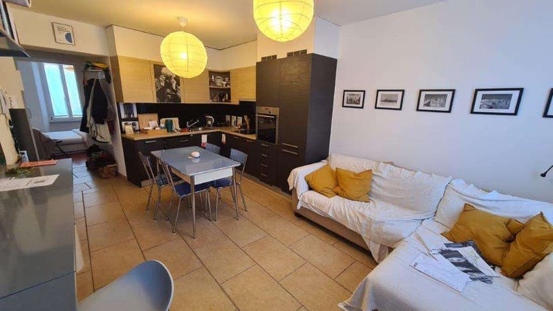 MENDRISIO ZENTRUM: SEHR GEEIGNETES 2.5 ZIMM. FUSSGÄNGERZONE (2)