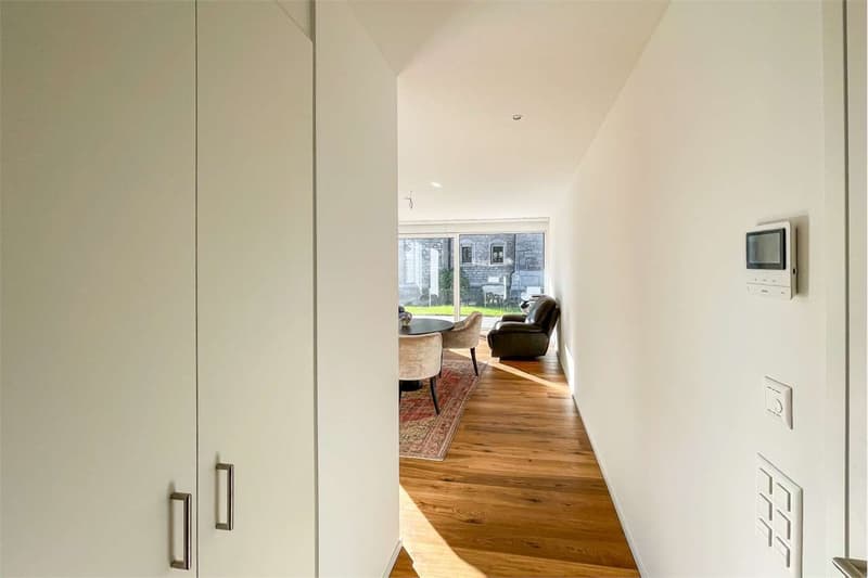 Massagno: elegant 2.5-room apartment with garden (6)