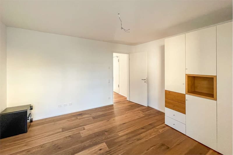 Massagno: elegant 2.5-room apartment with garden (8)