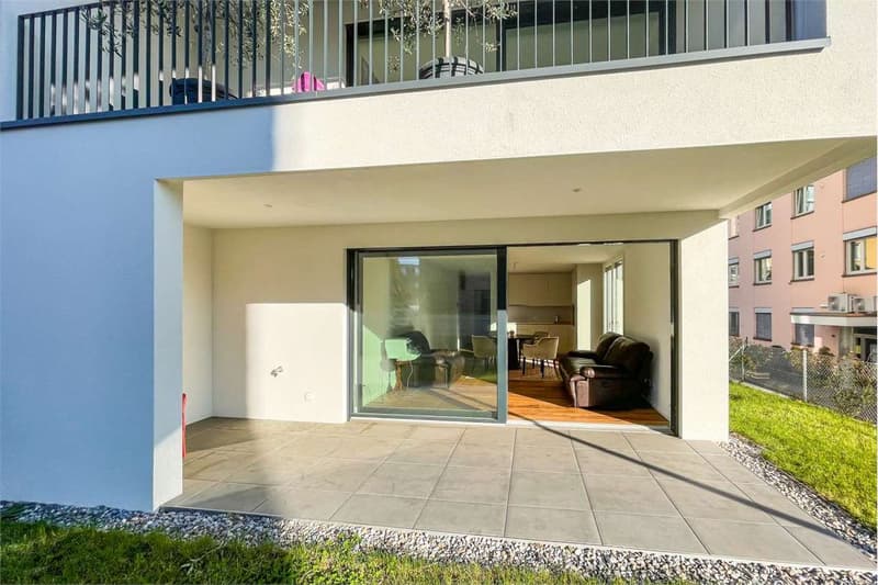 Massagno: elegant 2.5-room apartment with garden (3)