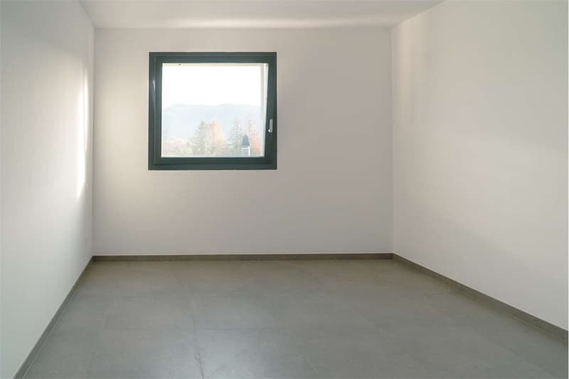 Vacallo: appartement 2.5 pièces exclusif de haute standing avec vue sur le vert (9)