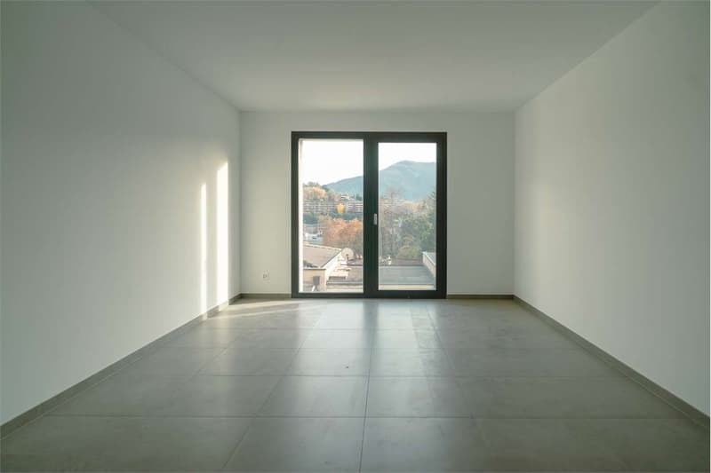 Vacallo: appartement 2.5 pièces exclusif de haute standing avec vue sur le vert (5)