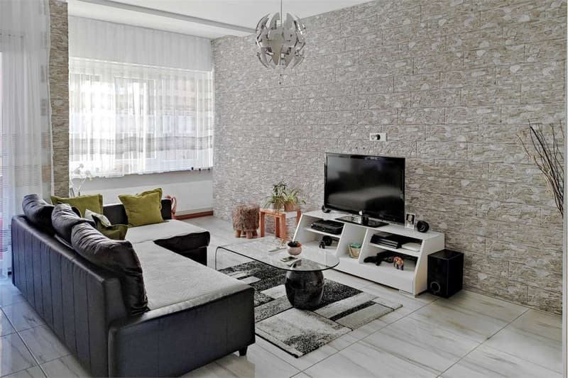Massagno: 4.5-room apartment near the station (2)