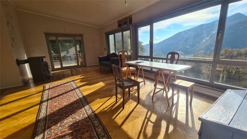 ROVIO: BELLA CASA VISTA LAGO CON AMPIO TERRENO (10)