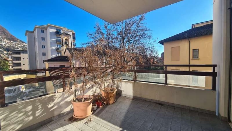 LUGANO: BRIGHT 4.5 ROOM APARTMENT IN THE CITY CENTER TO RENOVATE (5)