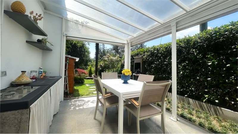 ELEGANTE CASA CON GIARDINO E VISTA SUL VERDE (4)